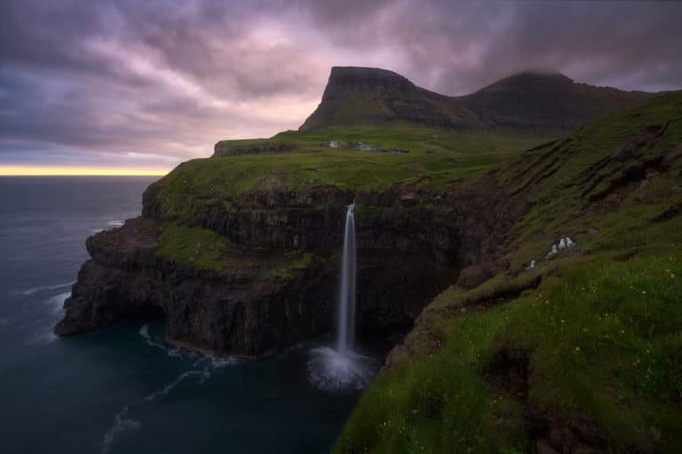 Cascada de Gasadalur